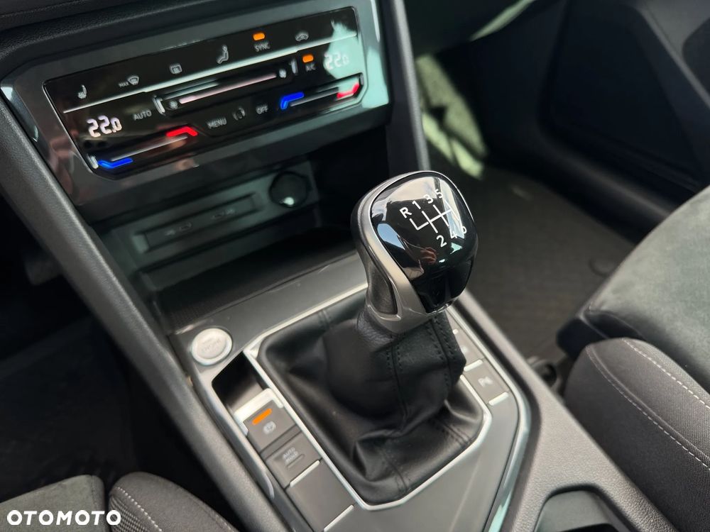 Volkswagen Tiguan - 16