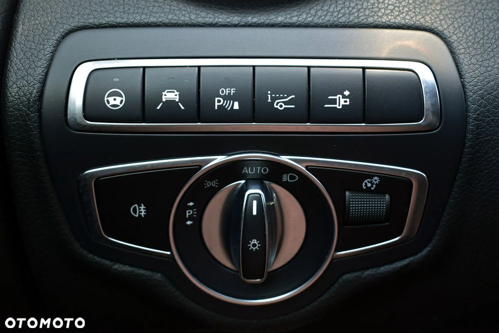 Mercedes-Benz Klasa C AMG 43 4Matic AMG Speedshift TCT 9G - 19