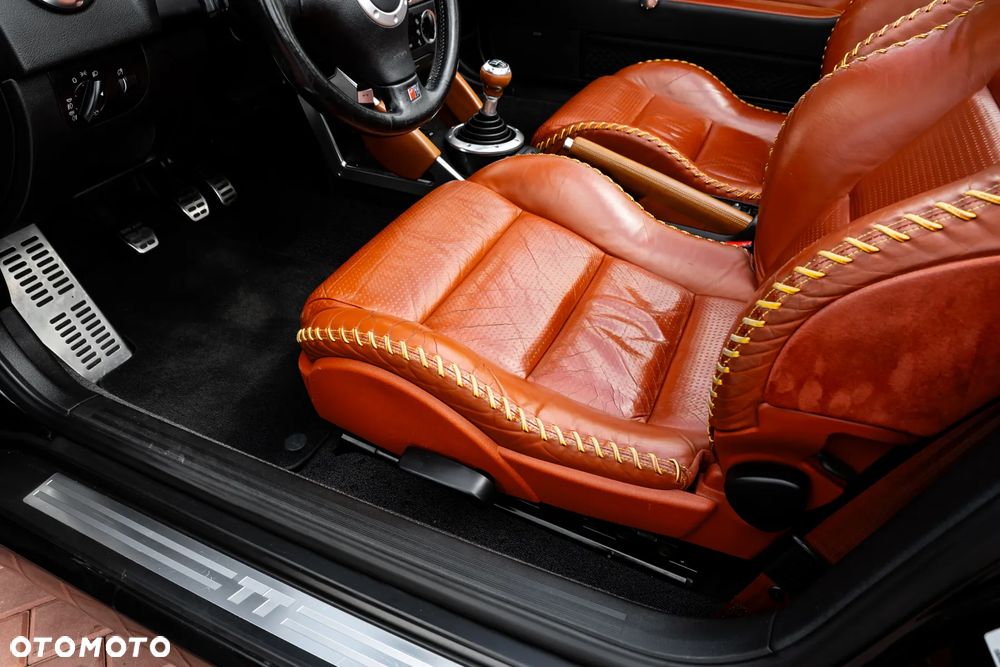 Audi TT Roadster 1.8T Quattro - 16