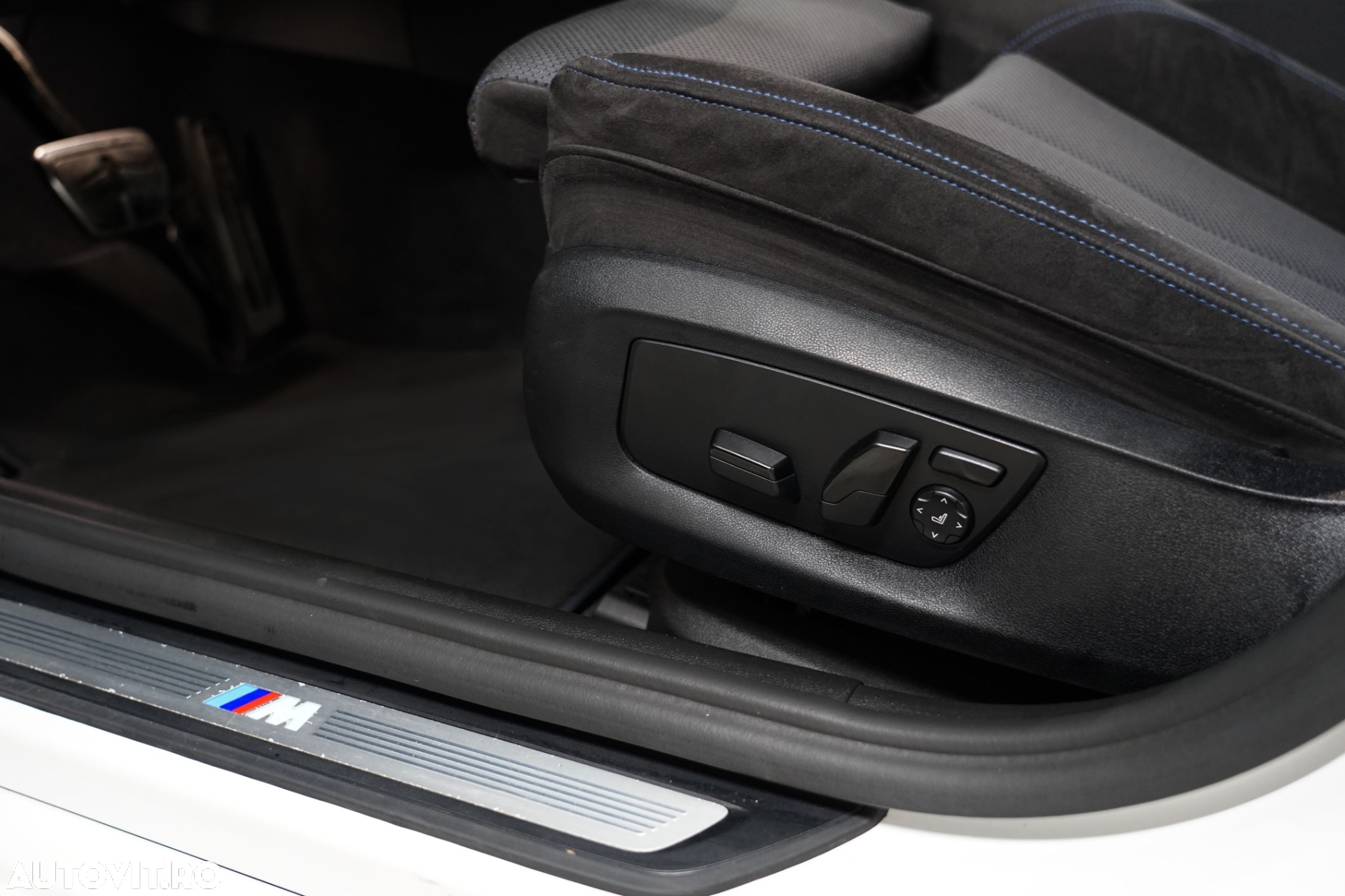 BMW Seria 5 520d xDrive AT - 34