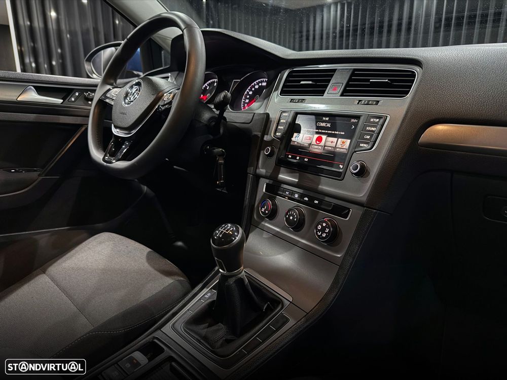 VW Golf 1.6 TDI Confortline - 26