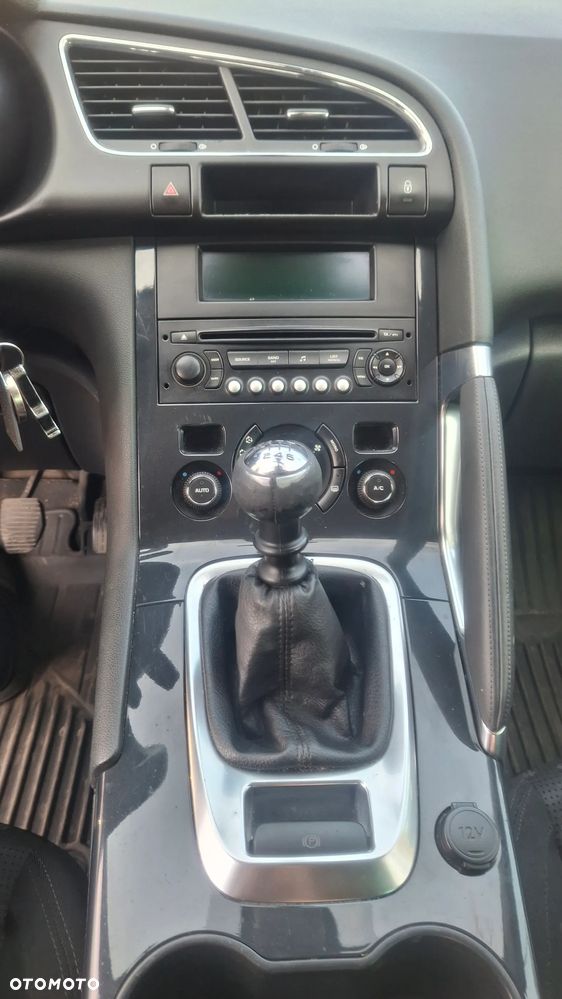 Peugeot 3008 1.6 HDi Premium - 11