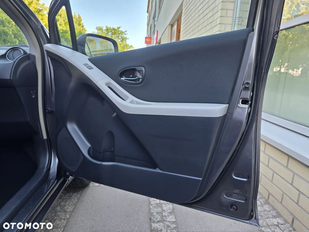 Toyota Yaris - 21