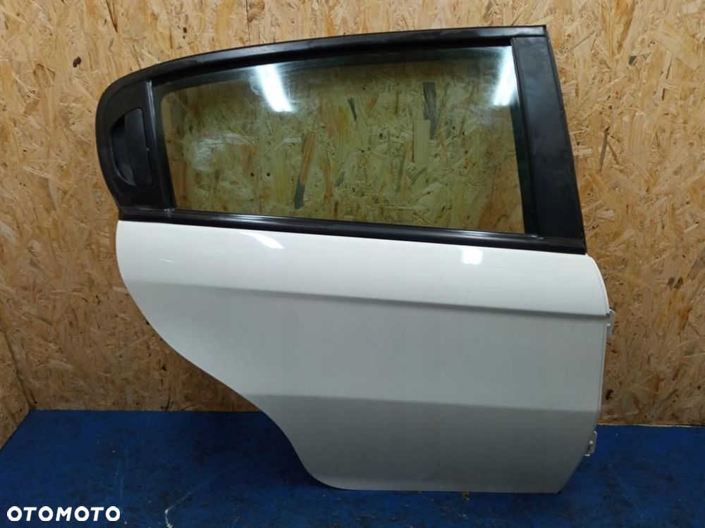 DRZWI PRAWY TYL LIFT ALFA ROMEO 147 BIAŁE - 1