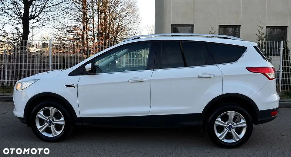 Ford Kuga 2.0 TDCi 2x4 Titanium - 6