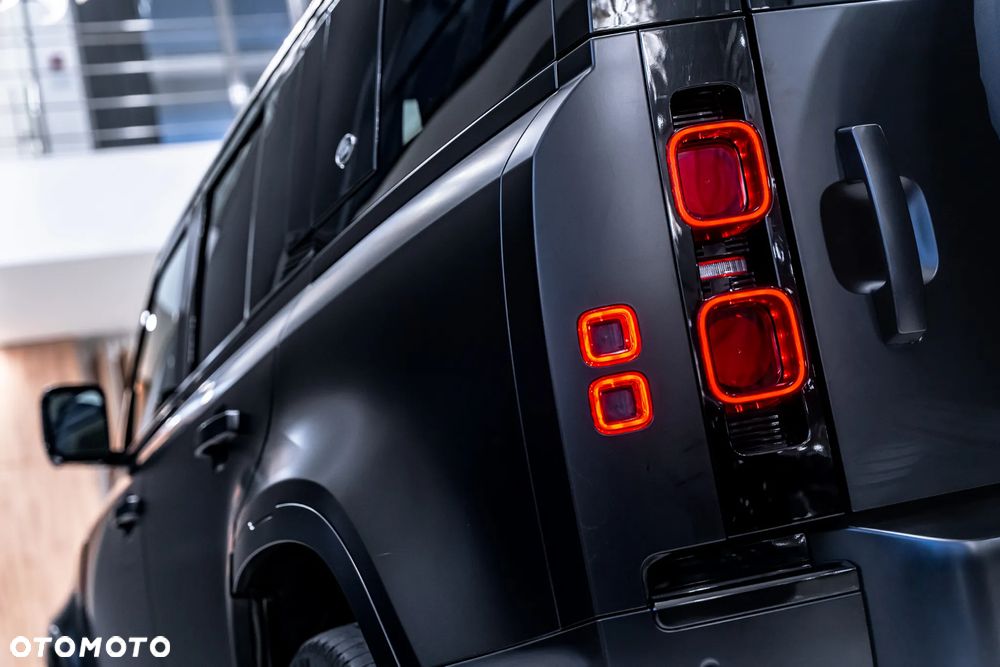 Land Rover Defender 110 D250 X-Dynamic HSE - 7