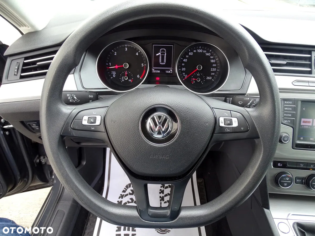 Volkswagen Passat 1.6 TDI BMT Comfortline - 16