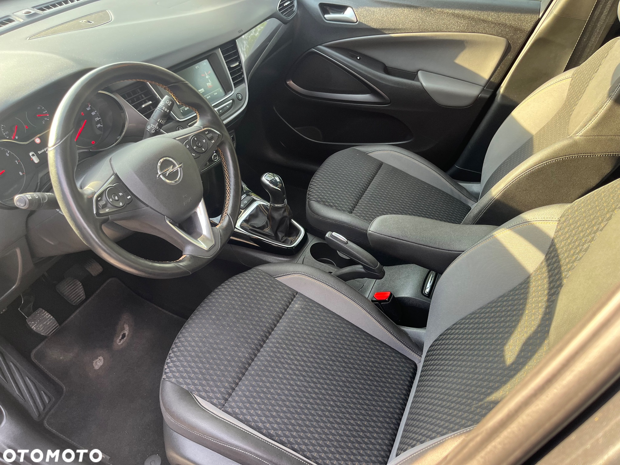 Opel Crossland X - 21