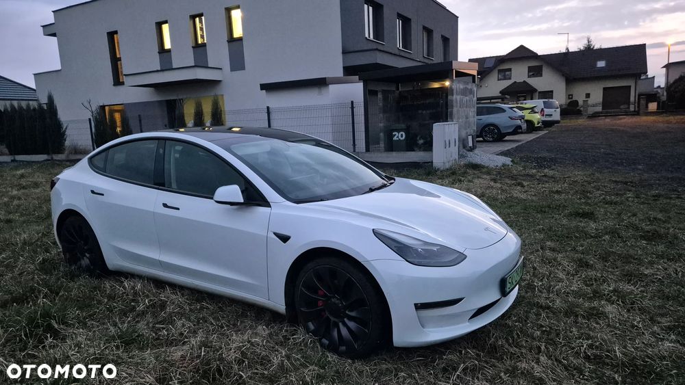Tesla Model 3 - 1