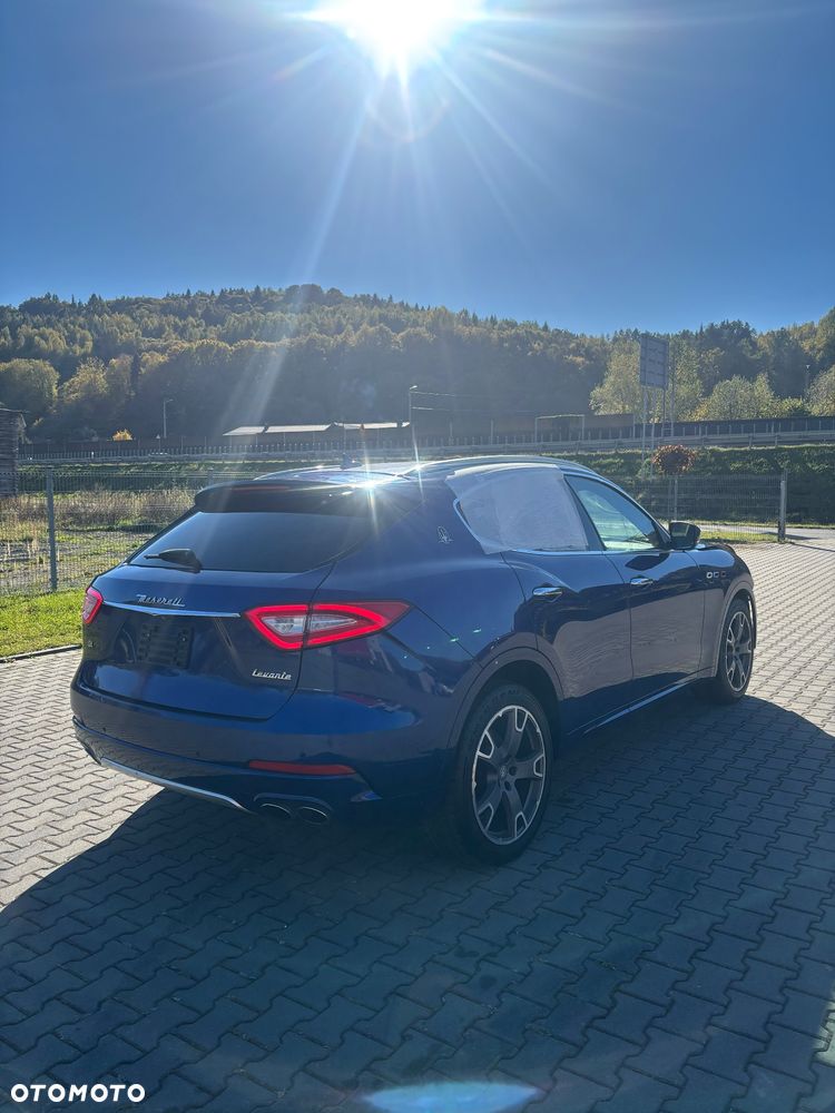 Maserati Levante 2017 photo 4