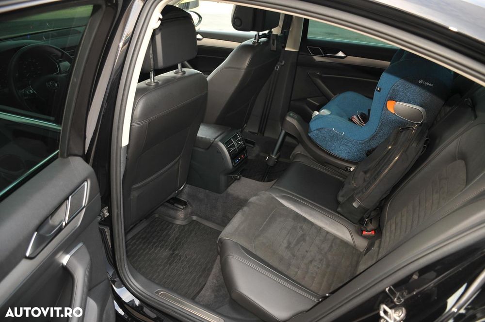 Volkswagen Passat Variant 2.0 TDI DSG R Executive - 12