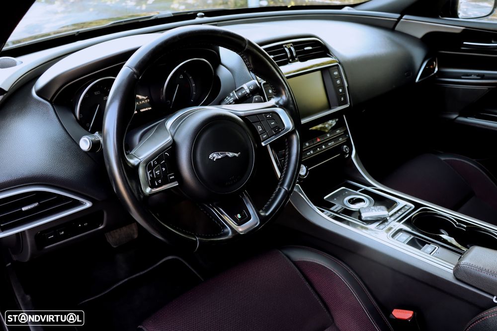 Jaguar XE 2.0 D R-Sport Aut. - 8