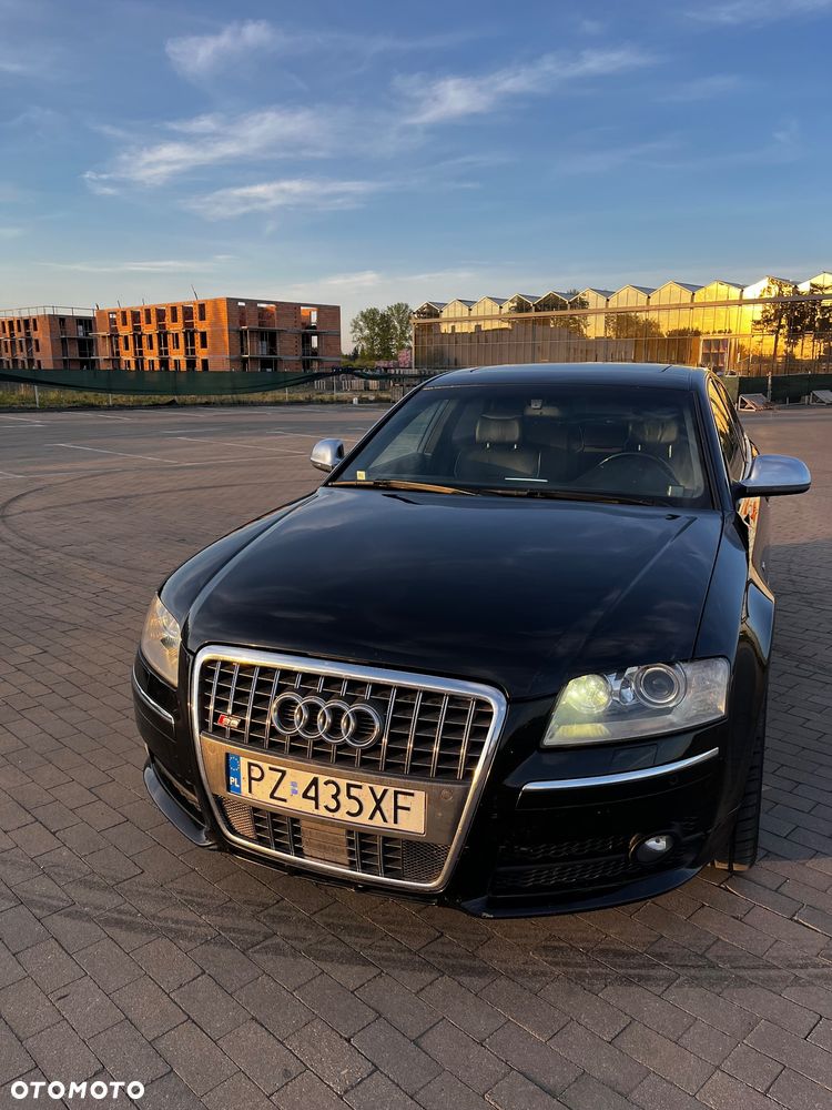 Audi S8 - 4