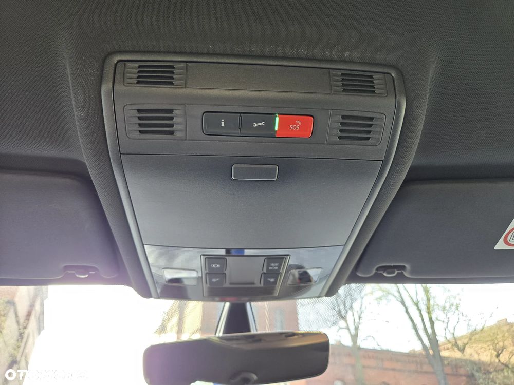 Volkswagen Golf - 33