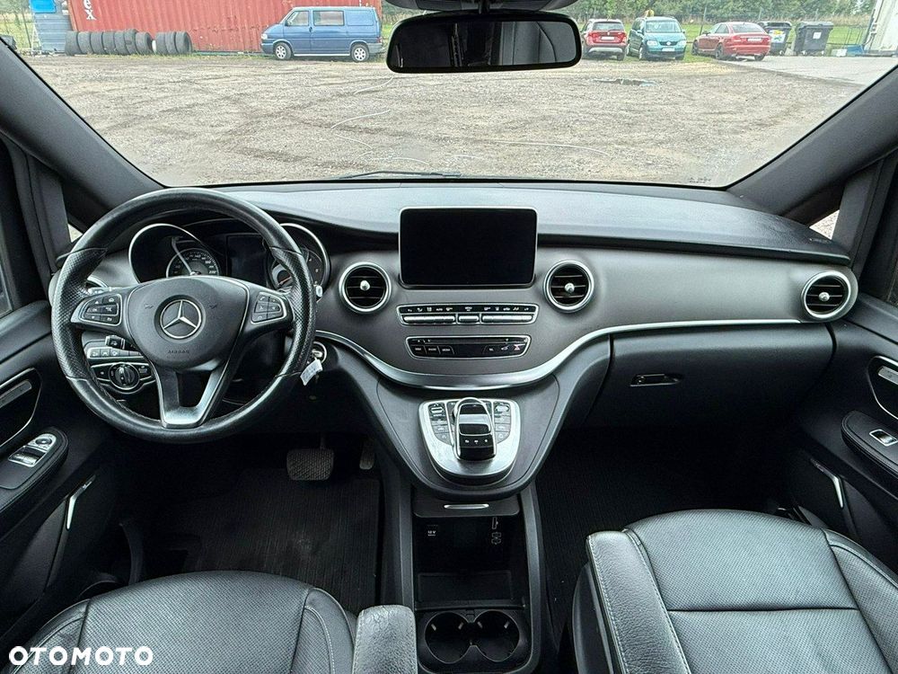 Mercedes-Benz Klasa V - 19