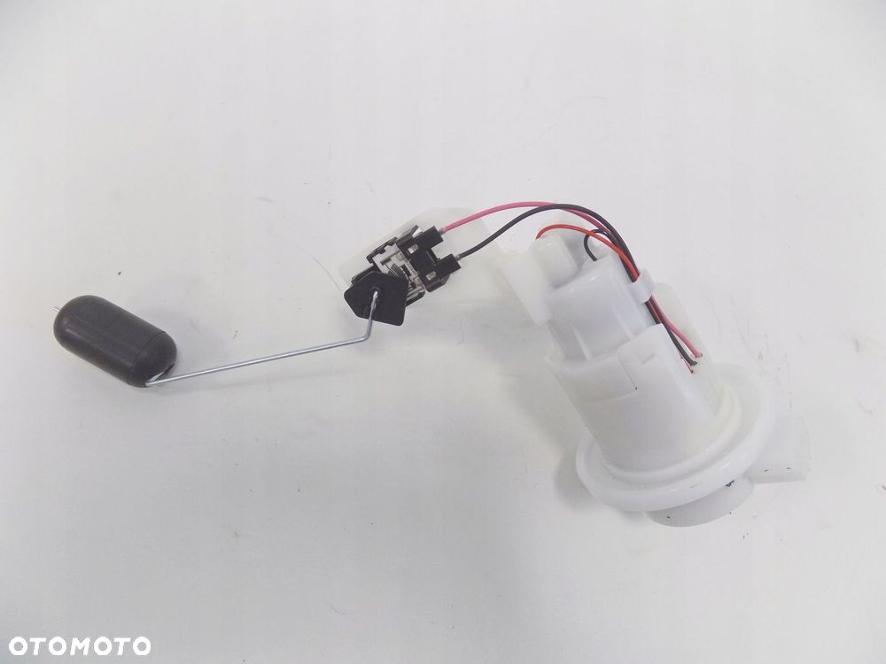 SUZUKI GSX-S 125 POMPA PALIWA PALIWOWA - 2