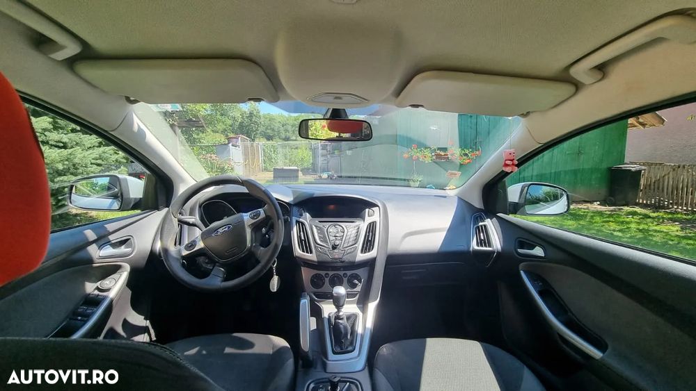 Ford Focus Turnier 1.6 TDCi ECOnetic 99g Start-Stopp-Sy Trend - 2