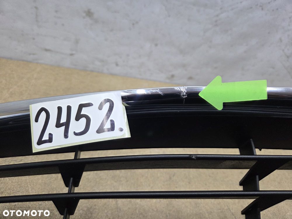 Renault Zoe M1154306X kratka środkowa zderzaka przód przedni - 6