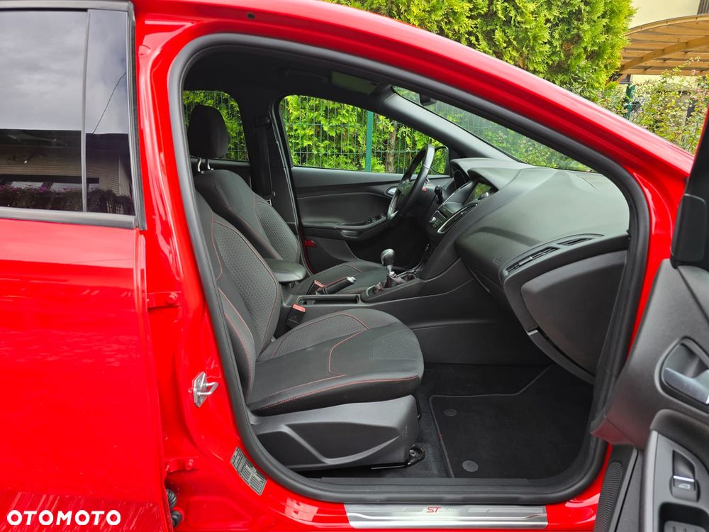 Ford Focus 1.0 EcoBoost STart-Stopp-System ST-LINE X - 34
