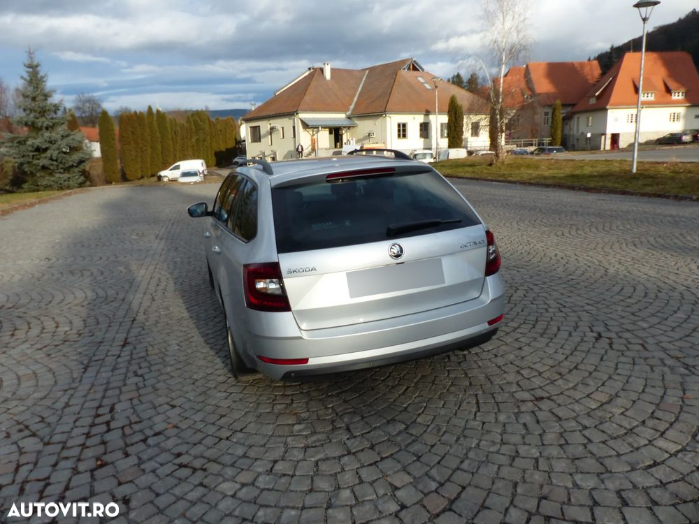 Skoda Octavia 2.0 TDI DSG Style - 5