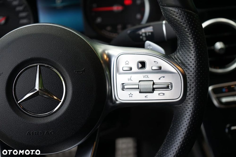 Mercedes-Benz Klasa C 300 d T 9G-TRONIC Night Edition - 18