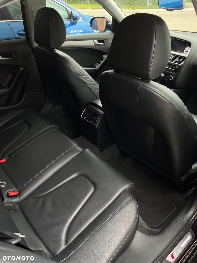 Audi A4 Limousine - 14