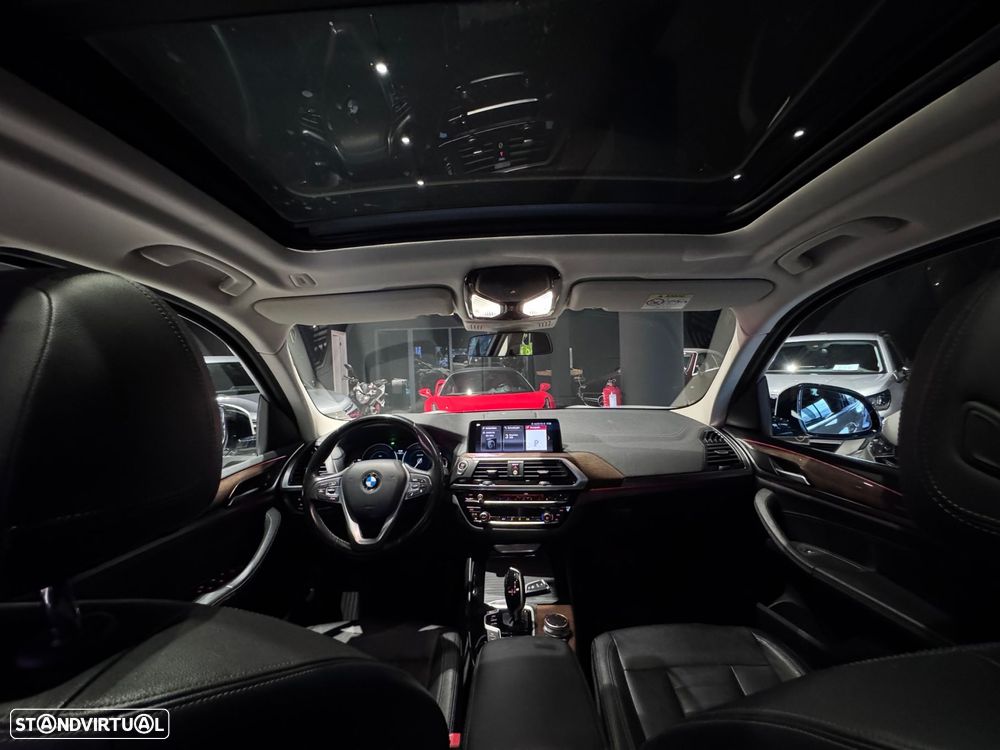 BMW X3 20 d xDrive Line Luxury - 24