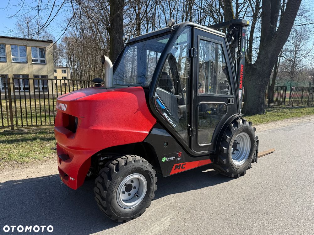 Manitou Terenowy Wózek Widłowy MC25-4 - 3