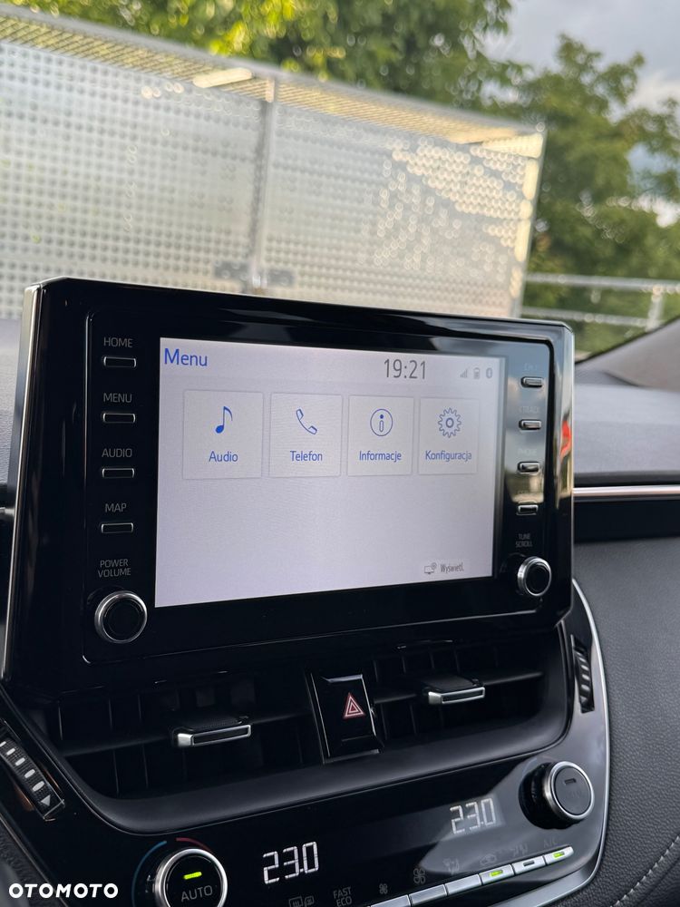 Toyota Corolla 2.0 Hybrid Executive - 22