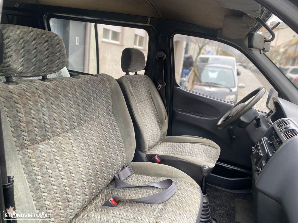 Toyota HiAce 2.4 D LH102L - 18