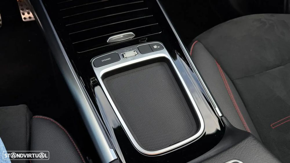 Mercedes-Benz GLA 180 d AMG Line - 24