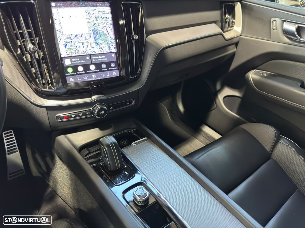 Volvo XC 60 2.0 B4 R-Design - 28