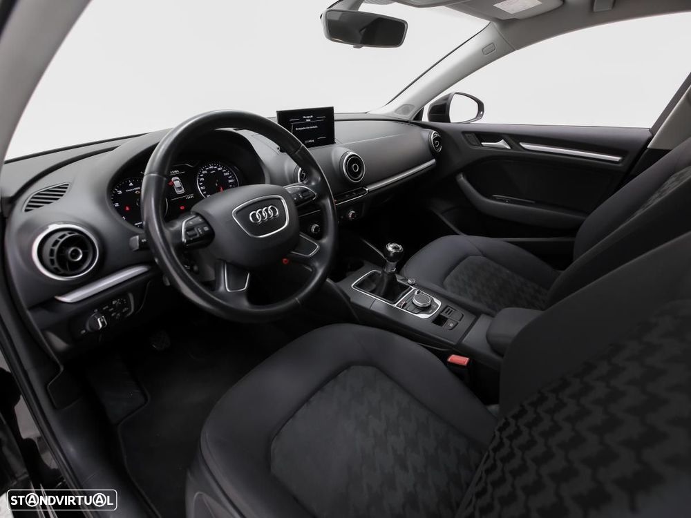 Audi A3 Limousine 1.6 TDI Business Line Attraction - 7