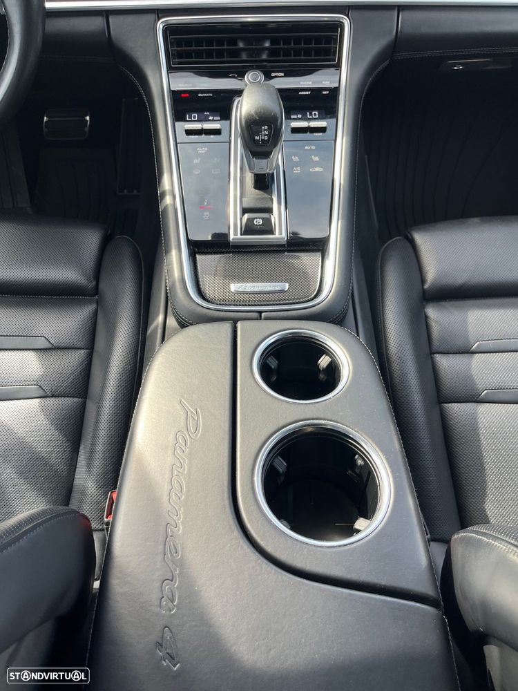 Porsche Panamera Sport Turismo - 40