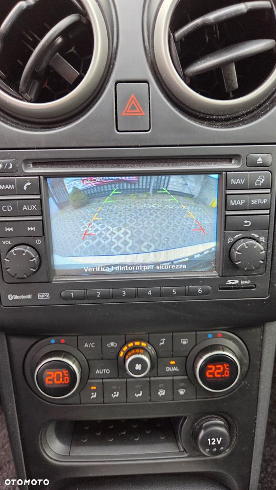 Nissan Qashqai 2.0 dCi 4 x 4 DPF tekna - 26