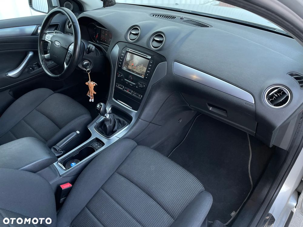 Ford Mondeo 2.0 TDCi Titanium - 23
