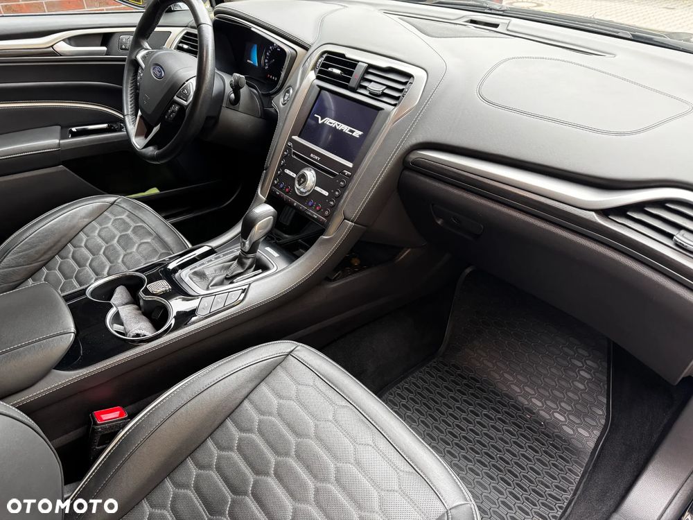 Ford Mondeo 2.0 Hybrid Vignale - 13