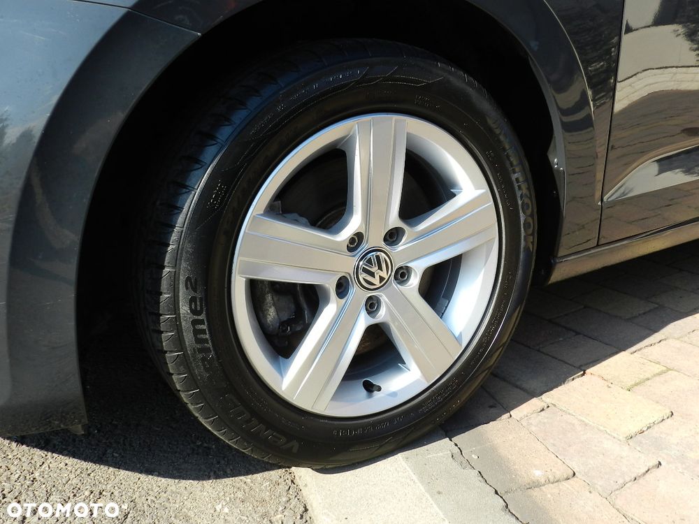 Volkswagen Touran - 27