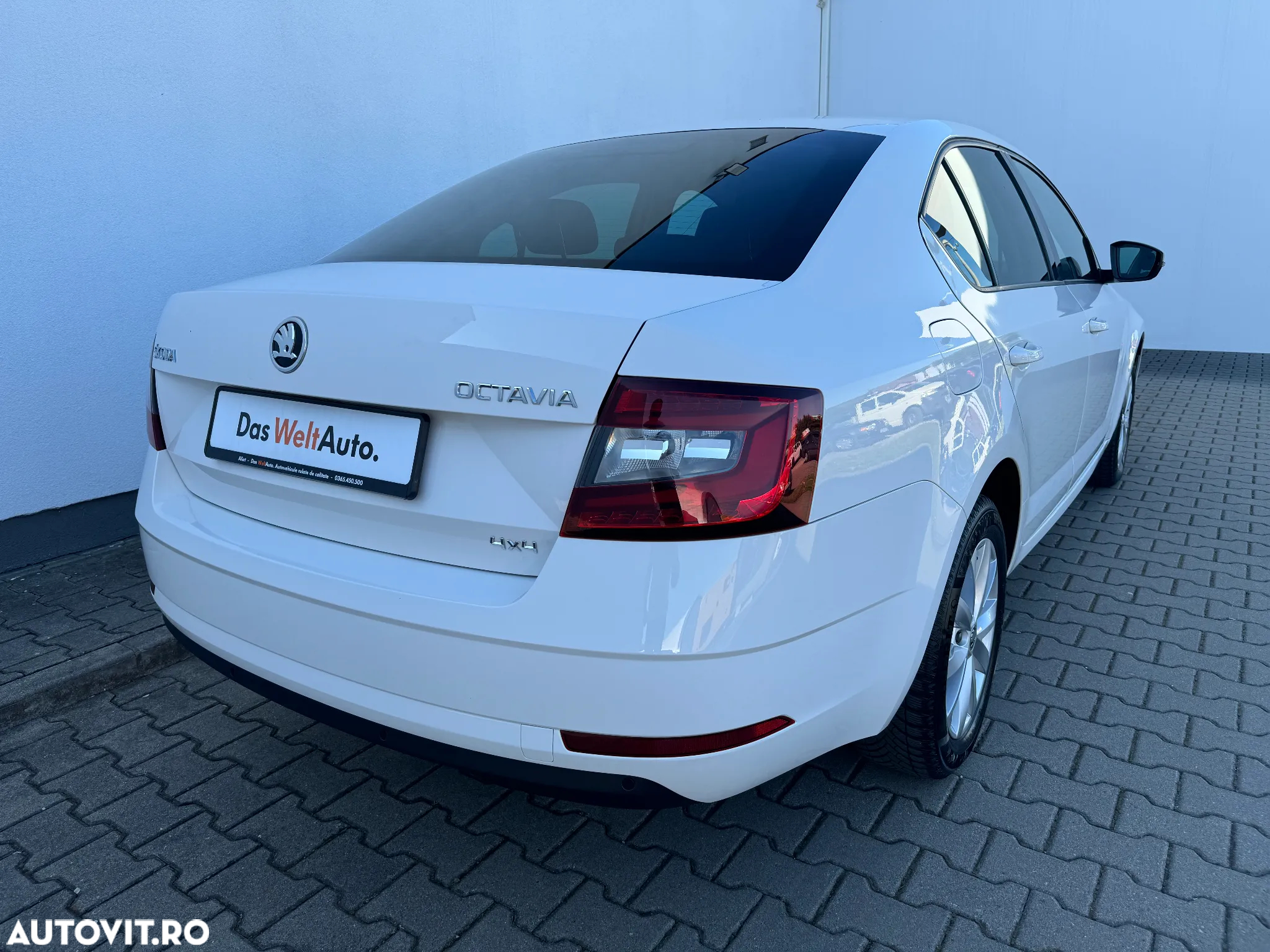 Skoda Octavia 2.0 TDI DSG 4X4 Style - 4