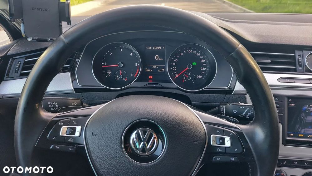 Volkswagen Passat 1.6 TDI (BlueMotion Technology) DSG Comfortline - 13