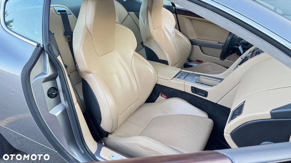 Aston Martin DB9 Coupe Touchtronic - 18