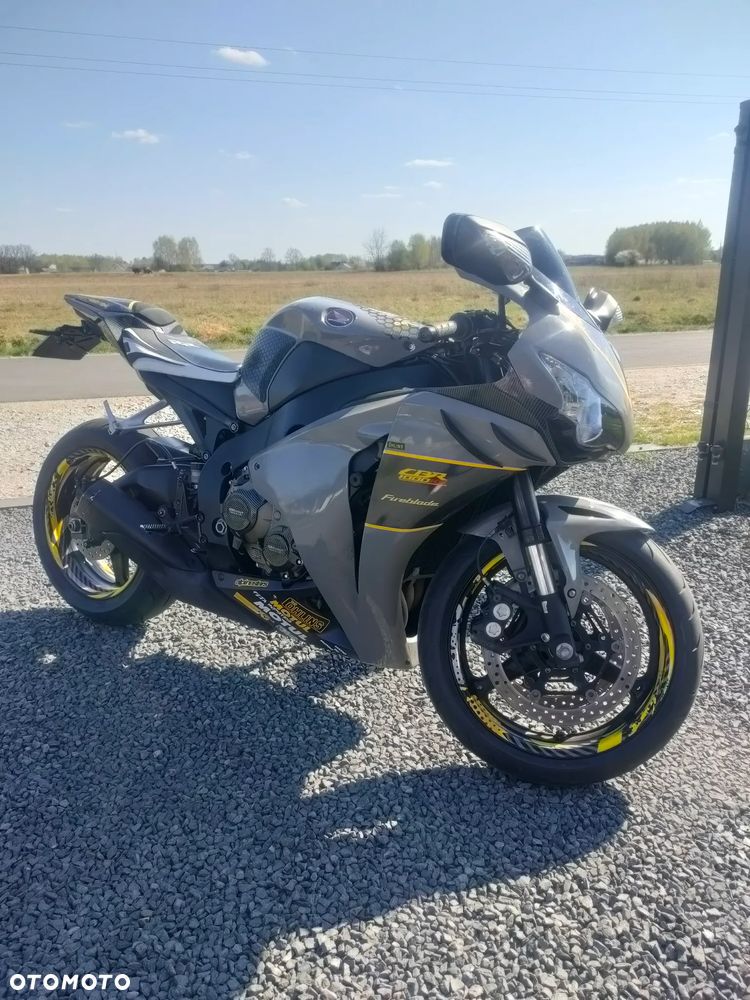 Honda CBR - 1