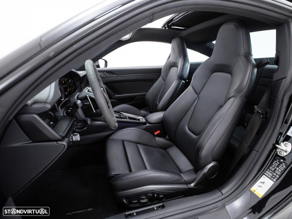 Porsche 911 (992) Carrera 4 GTS PDK - 8