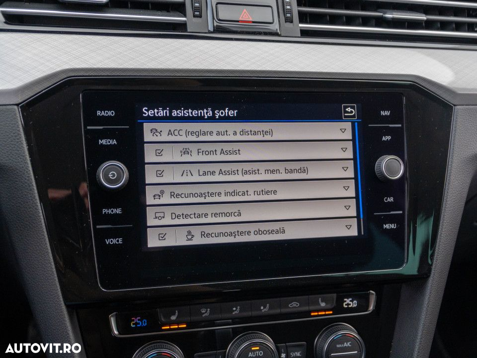 Volkswagen Passat - 22