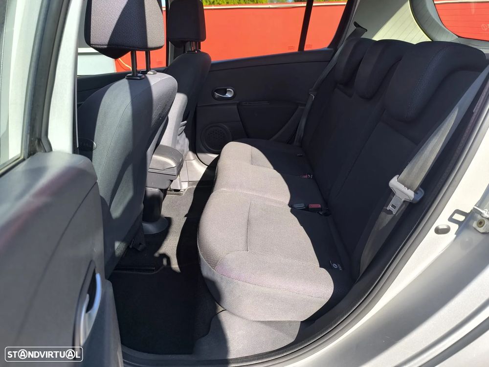 Renault Clio 1.5 dCi Dynamique Luxe - 20