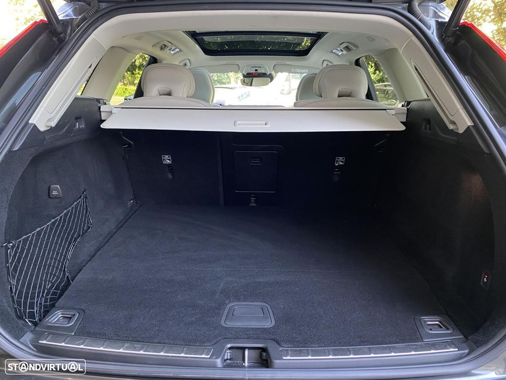 Volvo XC 60 2.0 T8 PHEV Inscription AWD - 32
