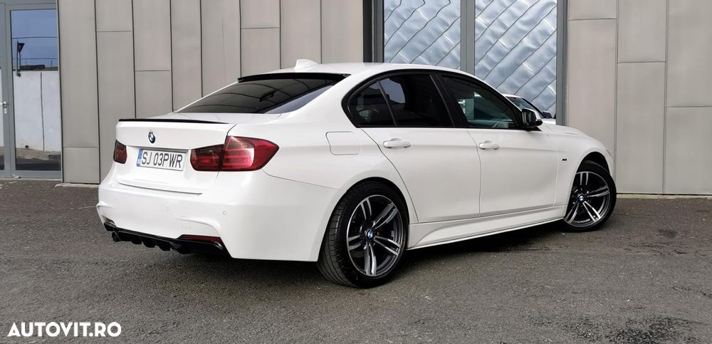 BMW Seria 3 320d - 24