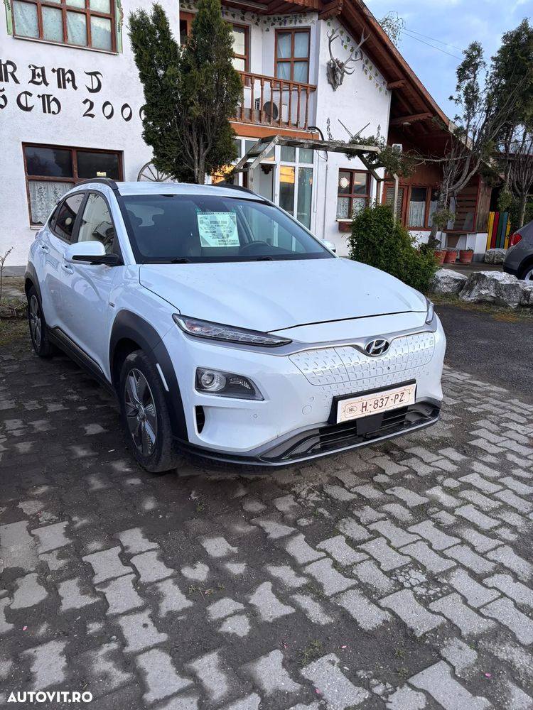 Hyundai KONA Premium - 2