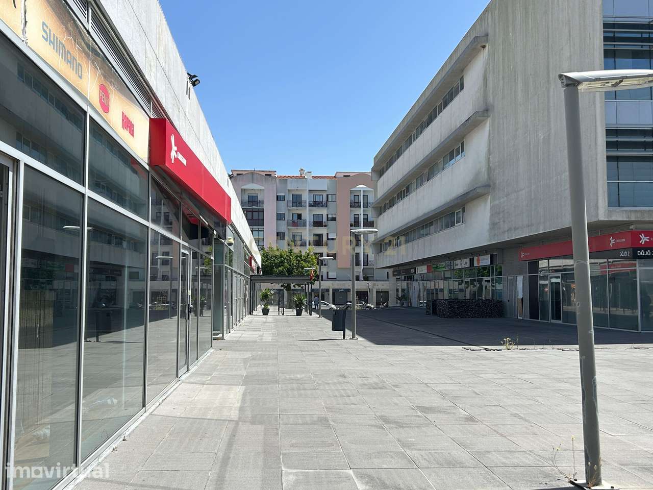 Espaço comercial à venda na zona nobre de Almada - Grande imagem: 2/10