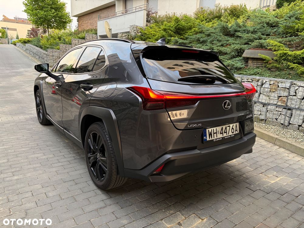 Lexus UX - 4